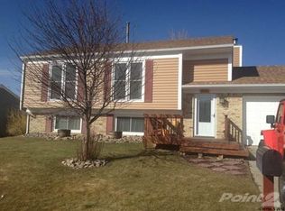 2516 Dunblane Dr, Rawlins, WY 82301