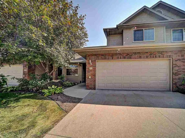 95 E Weston Dr, North Liberty, IA 52317