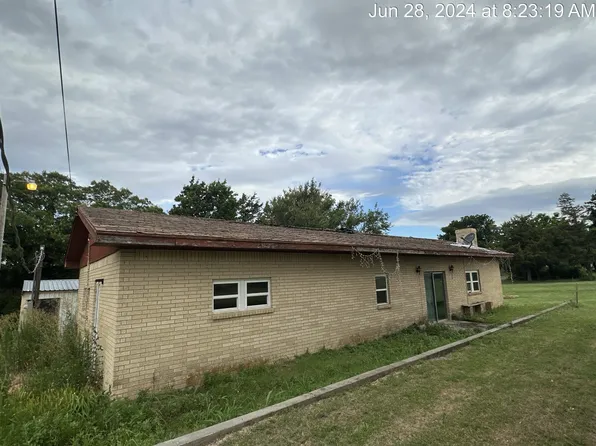 202 S Kansas Ave, Oakwood, OK 73658