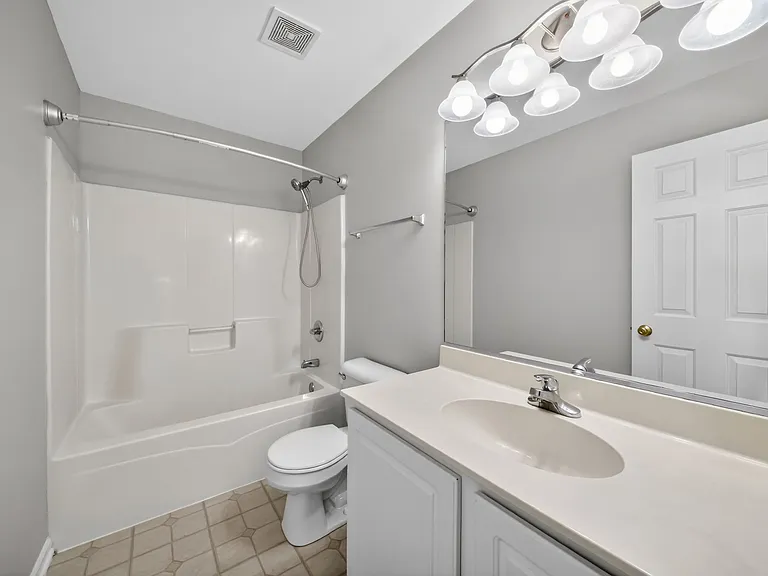 2321 Hudson Cir #2321 — Photo 1