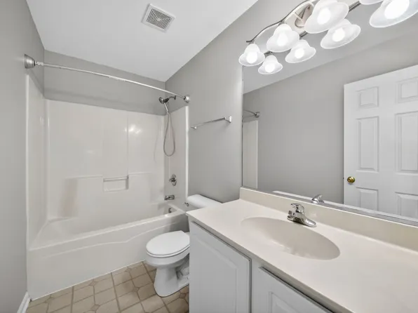 2321 Hudson Cir #2321, Aurora, IL 60502