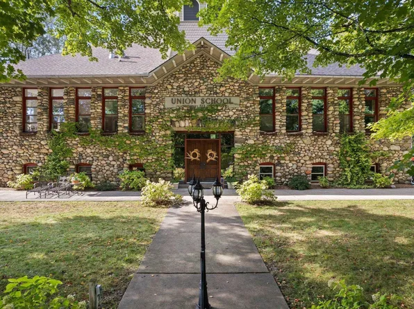 513 N Saint Marys St #1, Suttons Bay, MI 49682