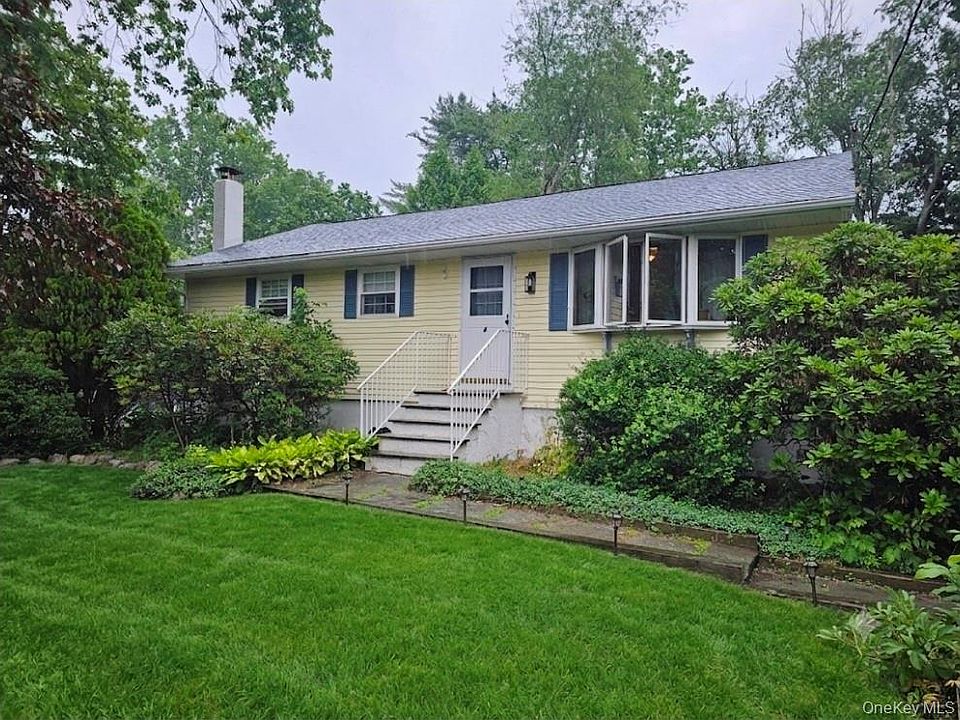 1st image of 4 Pinegrove Drive