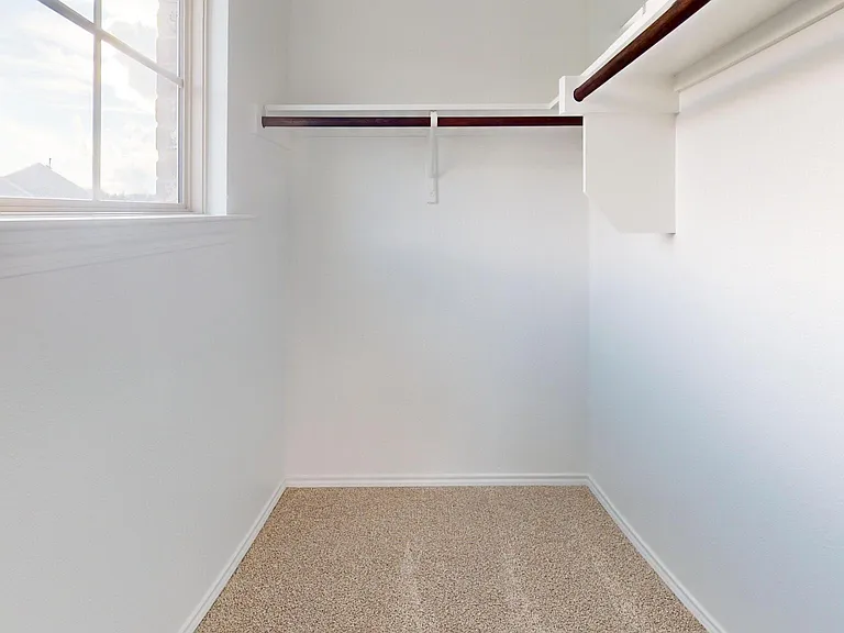 3941 Oak Creek Cir — Photo 18