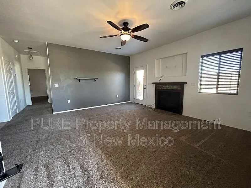 Building Photo - 2208 Ranch Dr