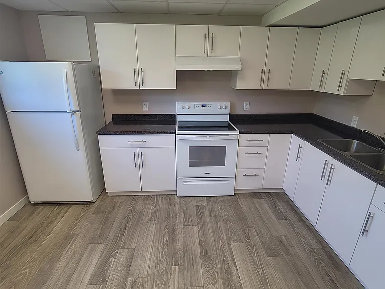 15924 Buena Vista Ave #LOWER — Photo 7
