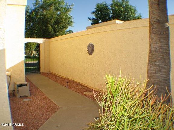 3rd image of 134 E Calle De Arcos --