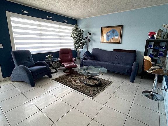 4th image of 3019 Harwood C #3019