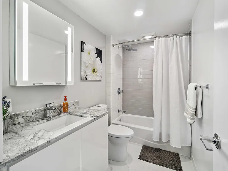 987 Queen St #2216 — Photo 12
