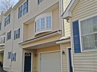 7 5th St #B, Danbury, CT 06810