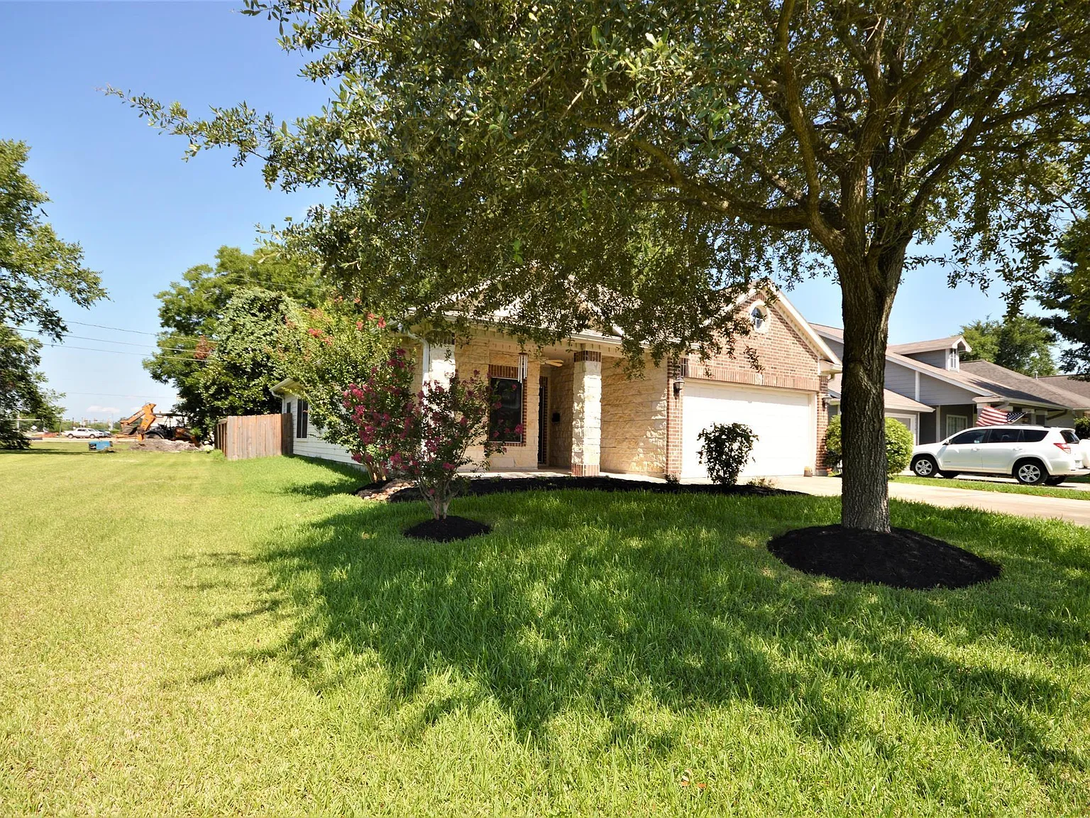 3 bed, 2.0 bath, 1533 sqft, $2,450 — Photo 1
