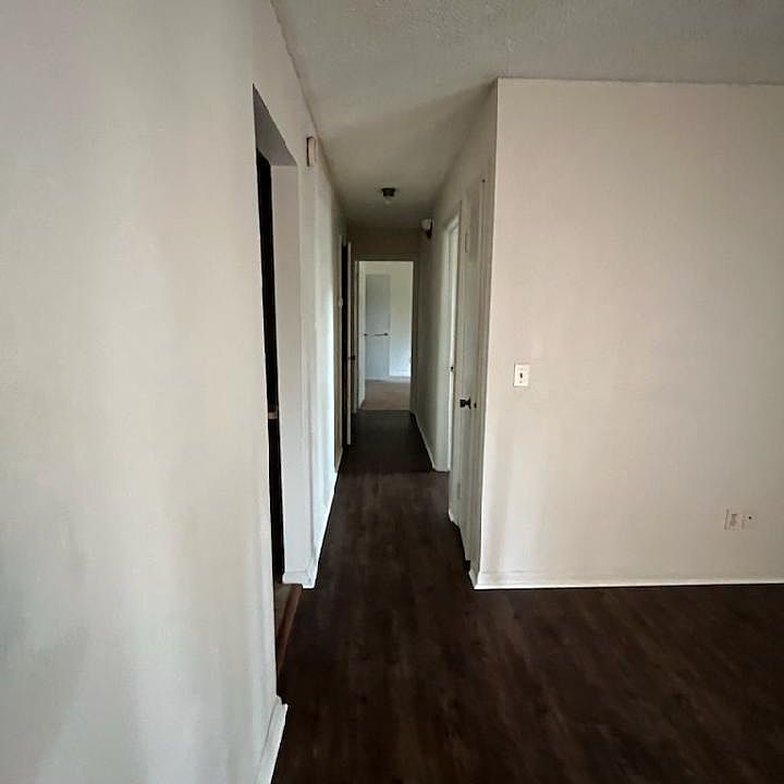 2nd image of 103 Thornwell Ct APT F