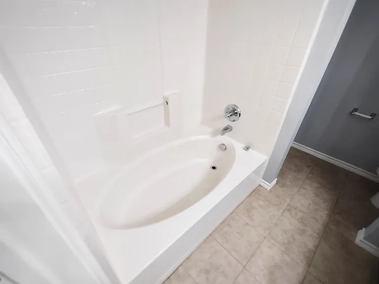 8929 Holliday Ln — Photo 22