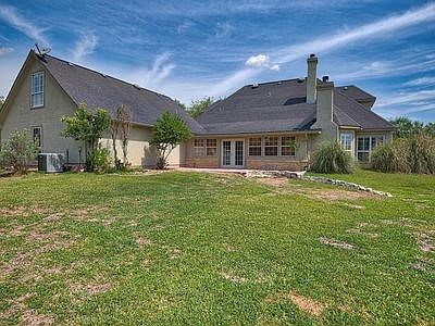 5th image of 335 Saddle Club Dr