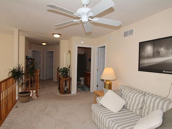 5th image of 9184 Belvedere Ct