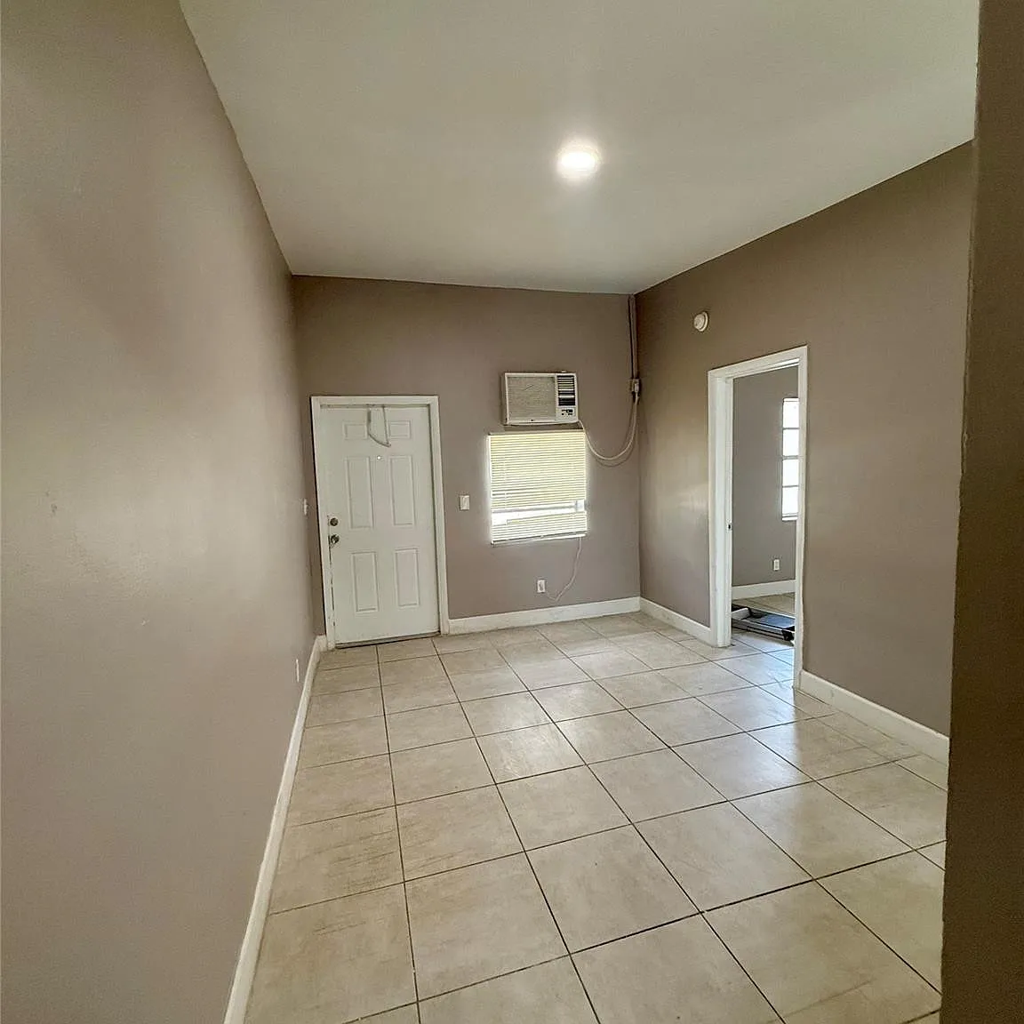 2 bed, 1.0 bath, 600 sqft, $1,675 — Photo 3