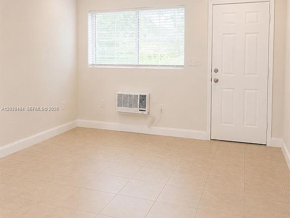 3rd image of 223 NW 12th St APT 4