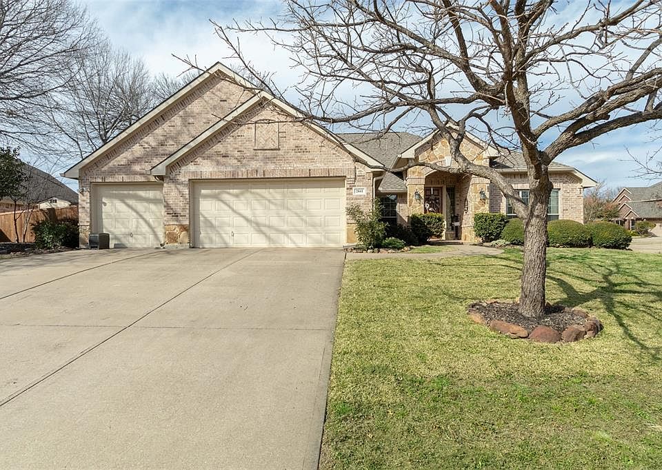 1st image of 2841 Lukenbach Dr