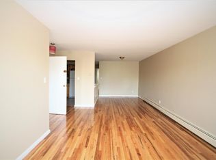 8947 Pontiac St #3, Bellerose Manor, NY 11427