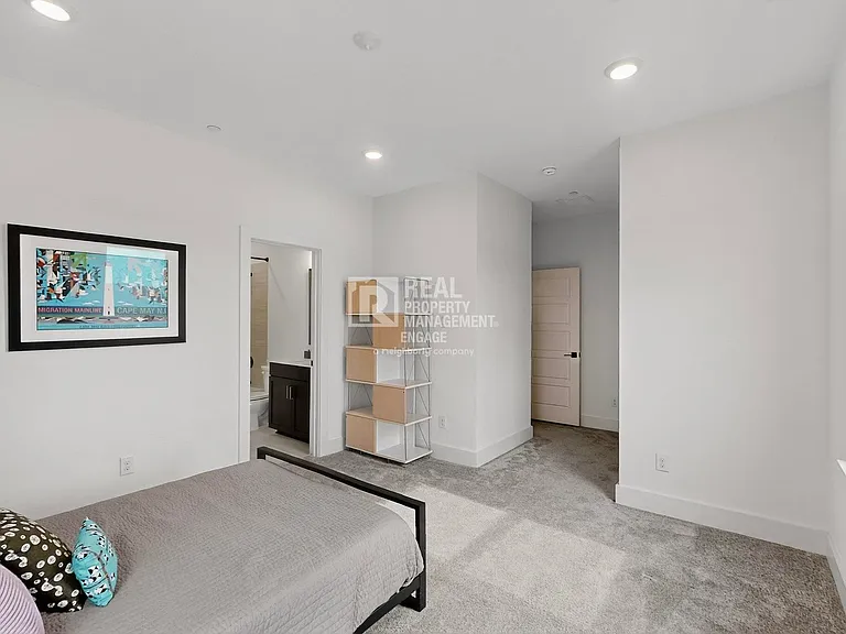 1077 Maverick Dr — Photo 26