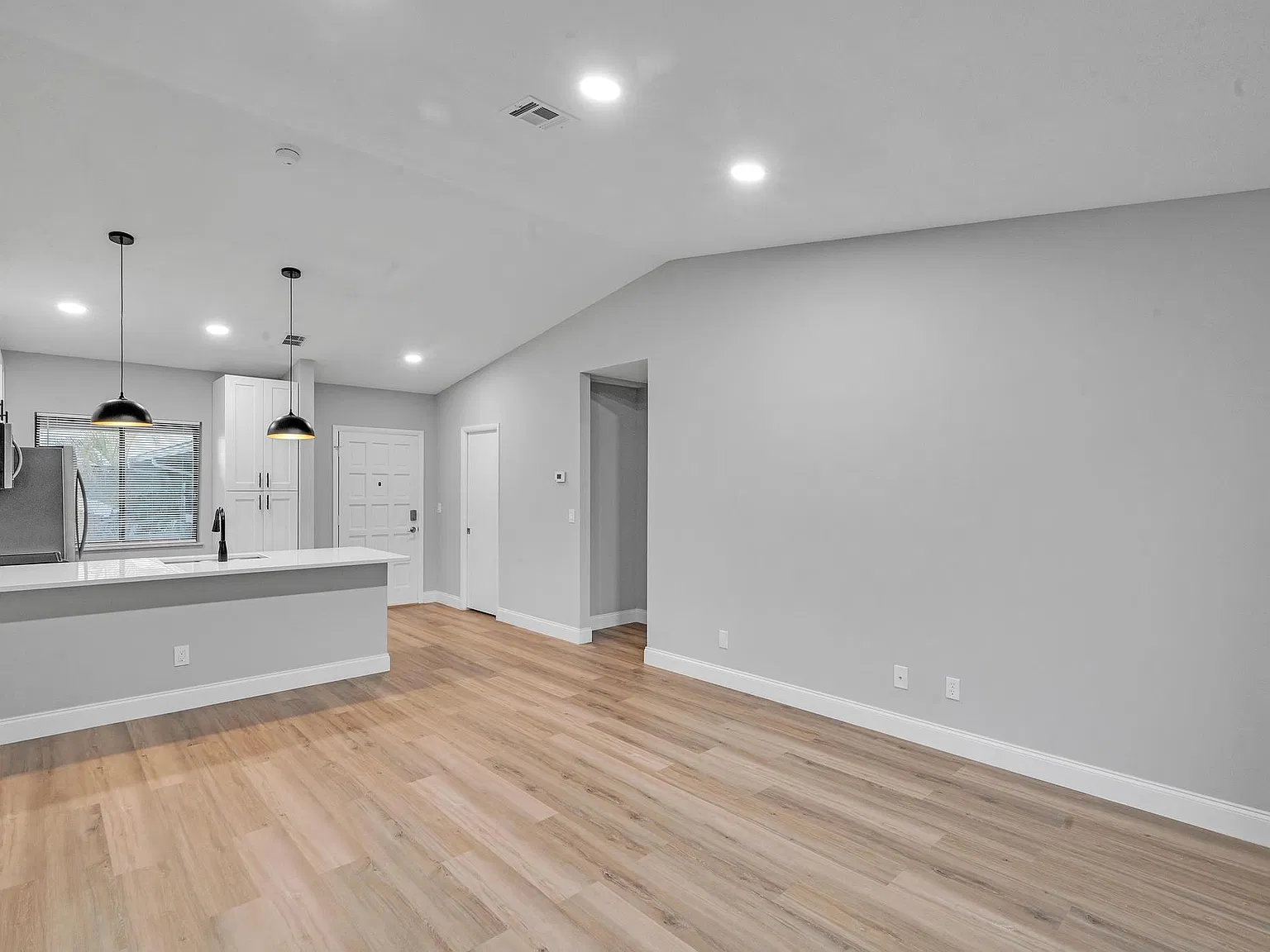 1 bed, 1.5 bath, 746 sqft, $1,775 — Photo 3