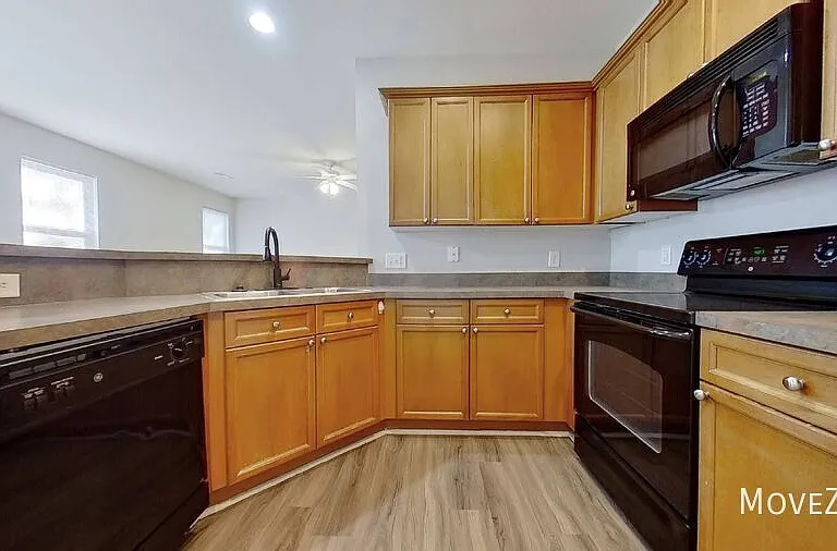 9409 Night Harbor Dr — Photo 4