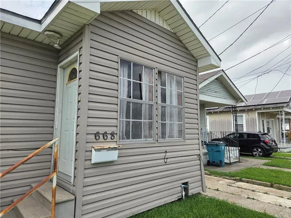 668 Avenue B, Westwego, LA 70094