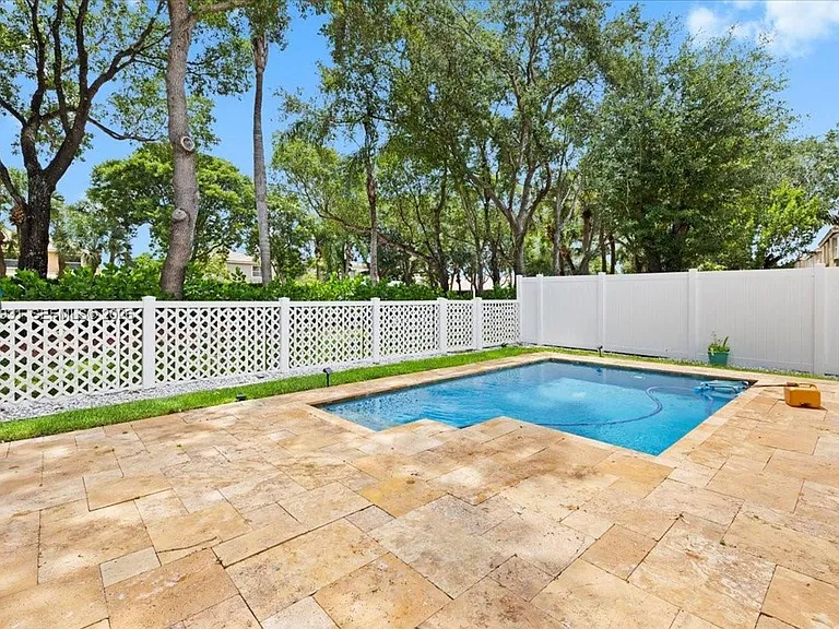 5014 SW 155th Ter #5014 — Photo 10
