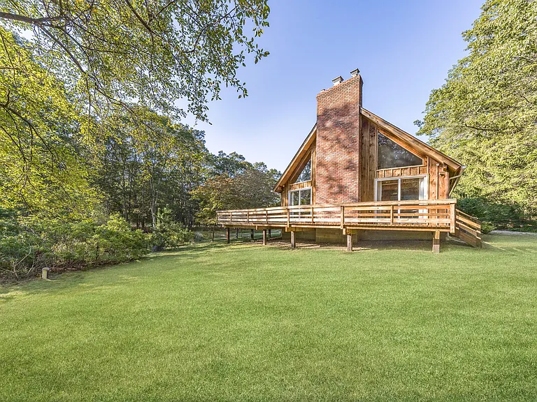 83 Three Mile Harbor Hc Rd — Photo 12