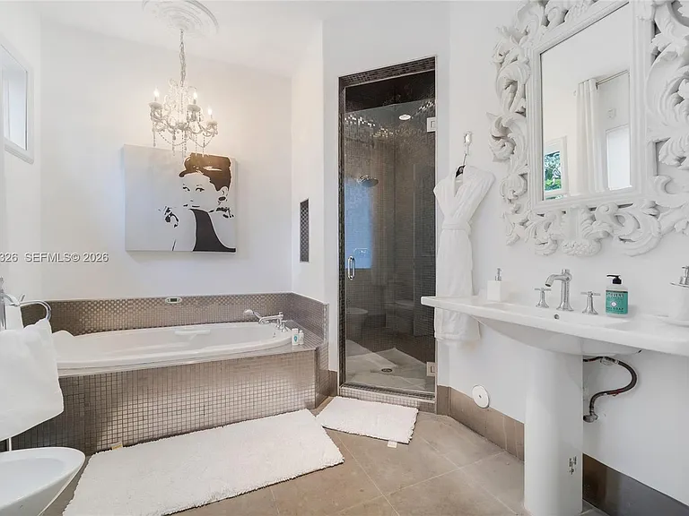 100 Palm Ave #1 — Photo 14