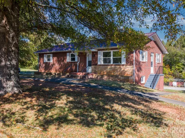 831 21st Street Dr SE, Hickory, NC 28602