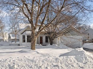 8544 Sycamore Ln N, Maple Grove, MN 55369