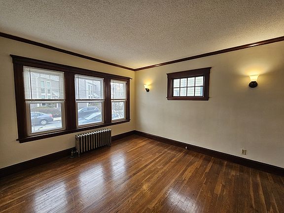 5th image of 118 Governor Winthrop Rd #118