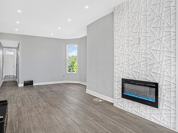 5th image of 3227 W Beach Ave #3