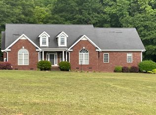 417 Meadowbrook Dr, Laurens, SC 29360