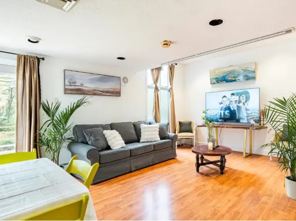 (undisclosed Address), Weston, CT 06883