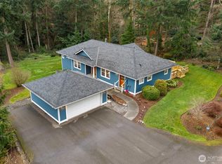 15375 Sunrise Drive NE, Bainbridge Island, WA 98110