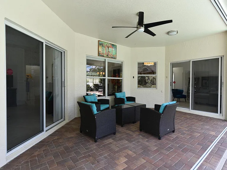 1935 Primrose Ln — Photo 26