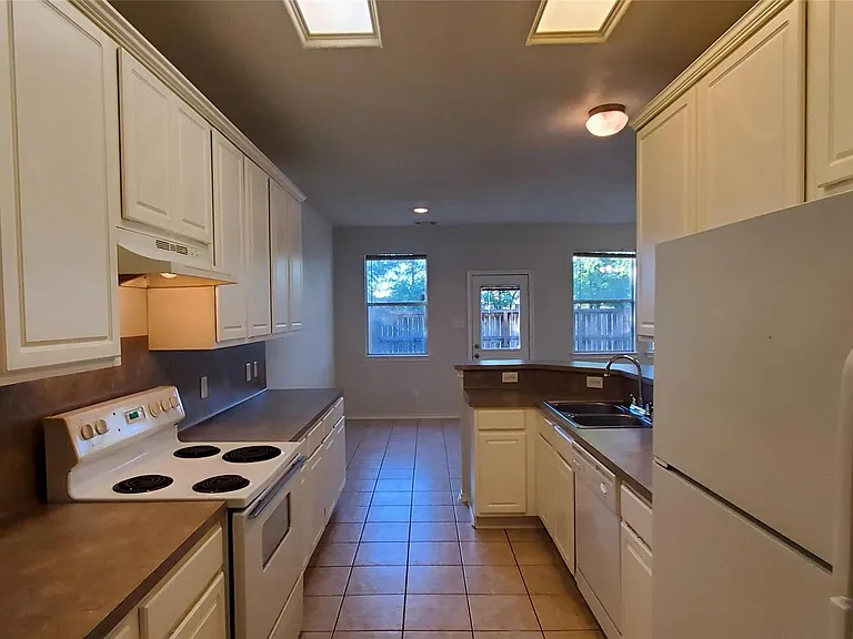 13043 Peppergate Ln — Photo 13