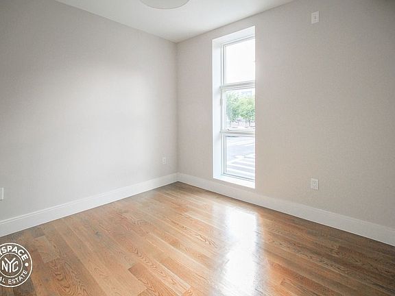 5th image of 259 Evergreen Ave #5D