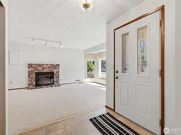 4th image of 2904 11th Street SE