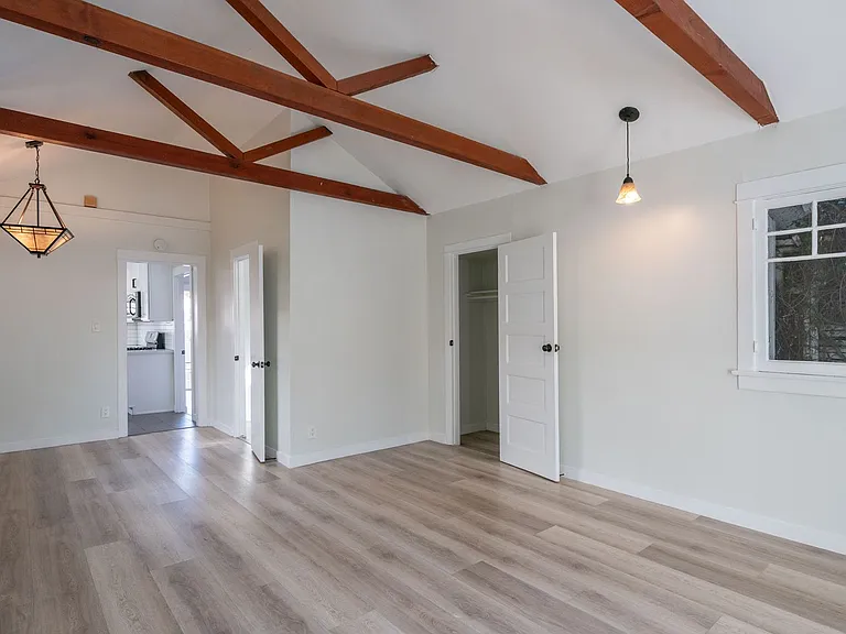 706 Marine St — Photo 5