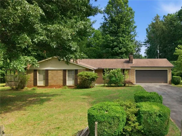 575 Brown Berry Rd, North Wilkesboro, NC 28659