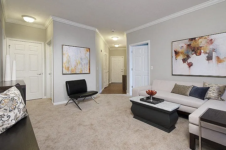 Washington Crossing Apartments — Photo 8