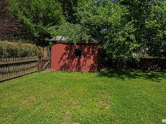5th image of 1124 Walkup Ave