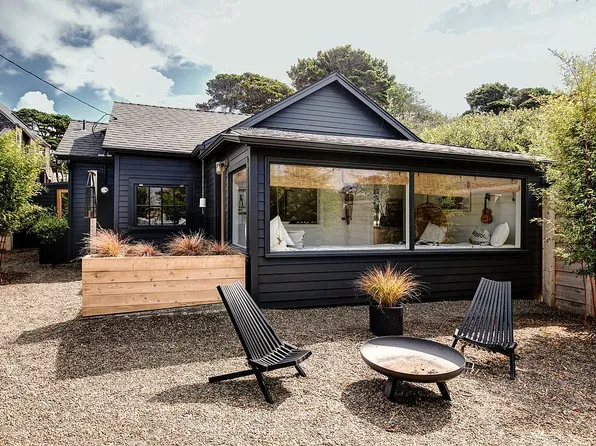 2644 NW Jetty Ave, Lincoln City, OR 97367