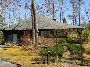 1136 Reed Dr, Urbanna, VA 23175