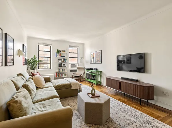 657 E 26th St APT 5V, Brooklyn, NY 11210