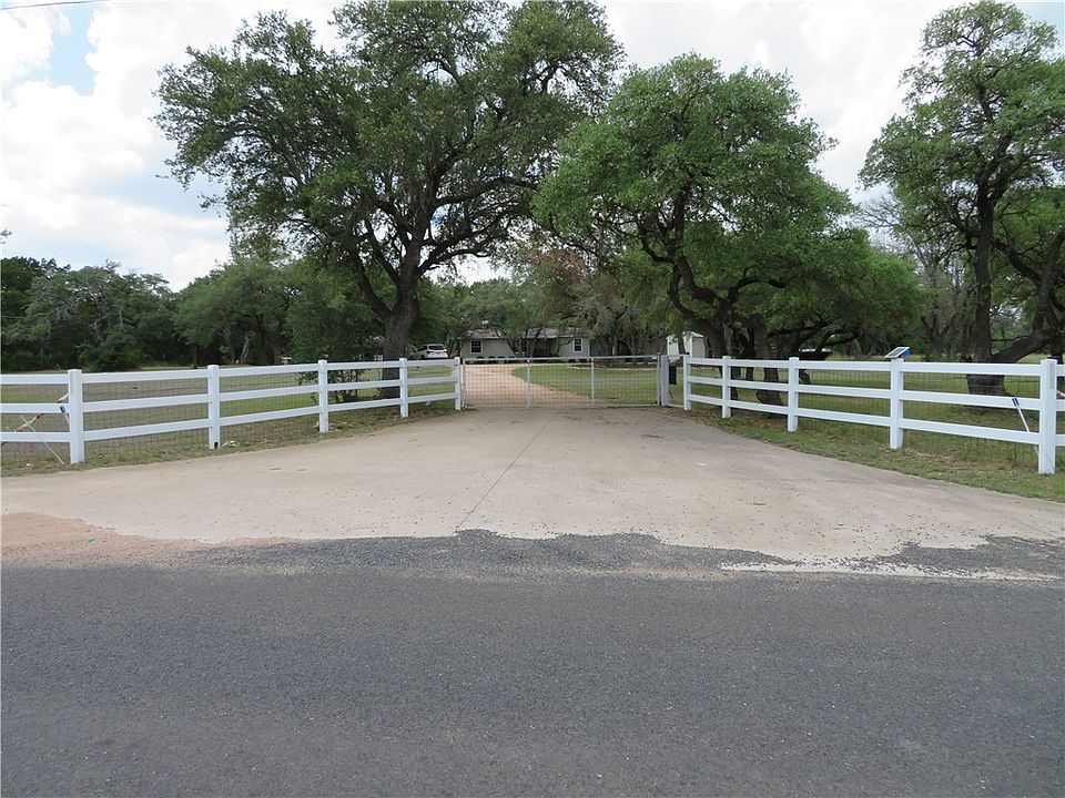 1st image of 209 Oak Bend Dr