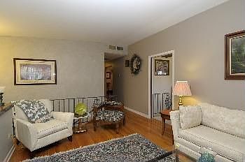 4th image of 1015 N Pine Ave